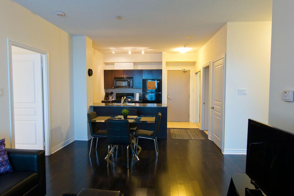 Maplewood Furnished Suites Mississauga Bagian luar foto