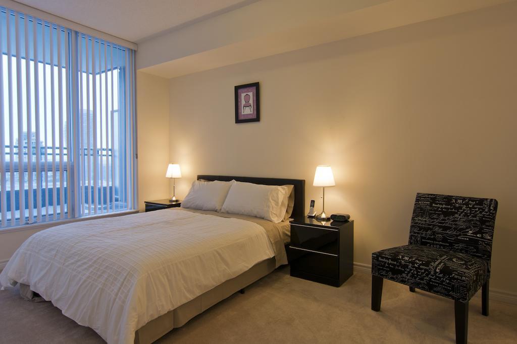 Maplewood Furnished Suites Mississauga Bagian luar foto