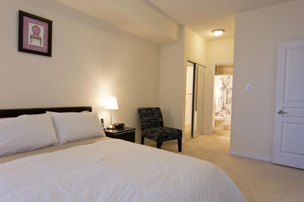 Maplewood Furnished Suites Mississauga Bagian luar foto