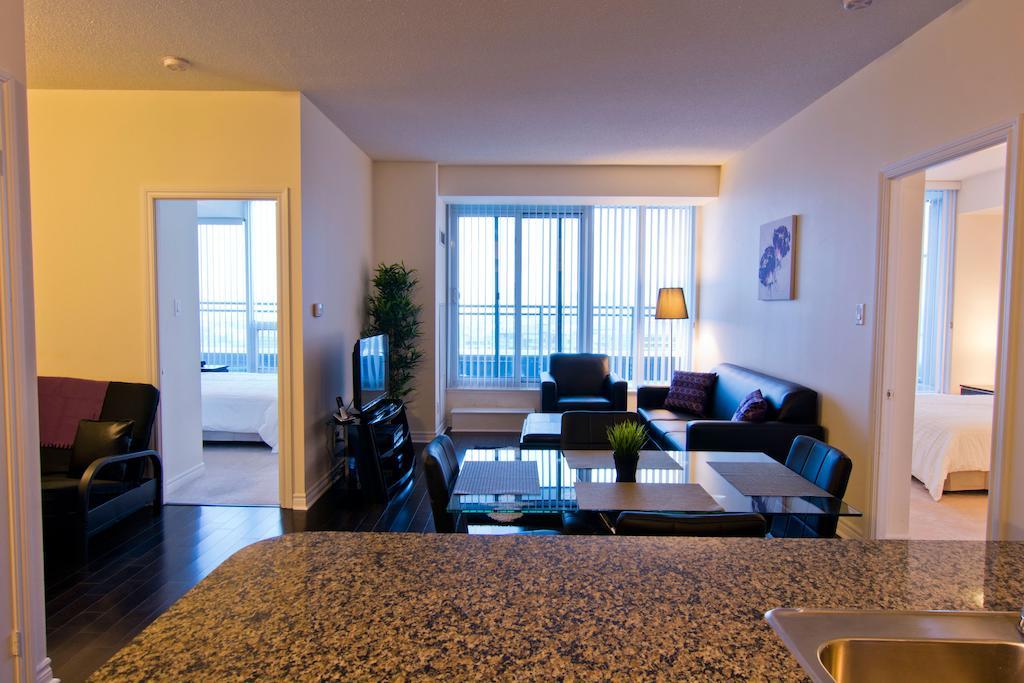 Maplewood Furnished Suites Mississauga Bagian luar foto