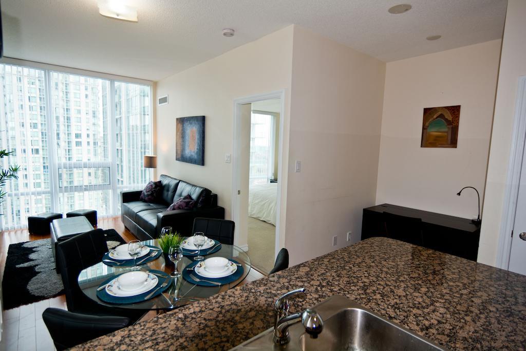 Maplewood Furnished Suites Mississauga Bagian luar foto