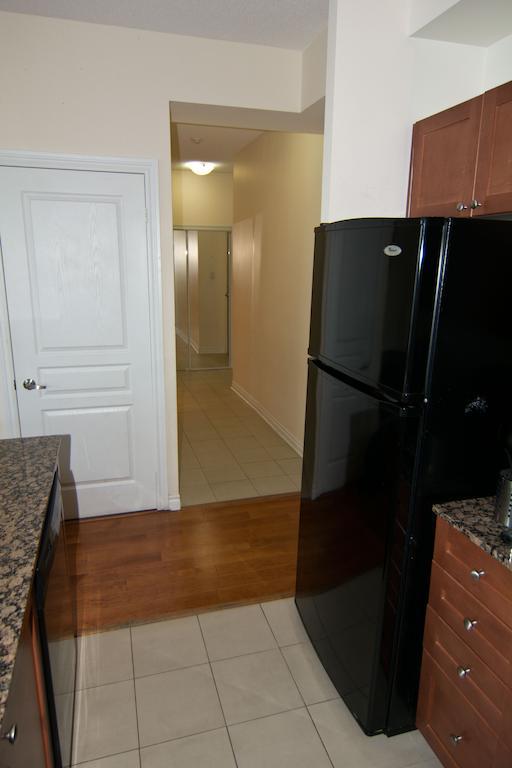 Maplewood Furnished Suites Mississauga Bagian luar foto