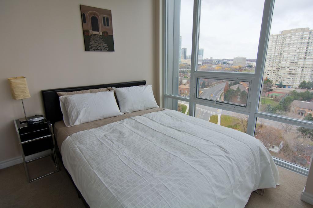 Maplewood Furnished Suites Mississauga Bagian luar foto